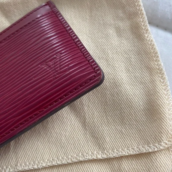 Louis Vuitton Epi Leather Fuchsia Card Holder - Picture 3 of 8